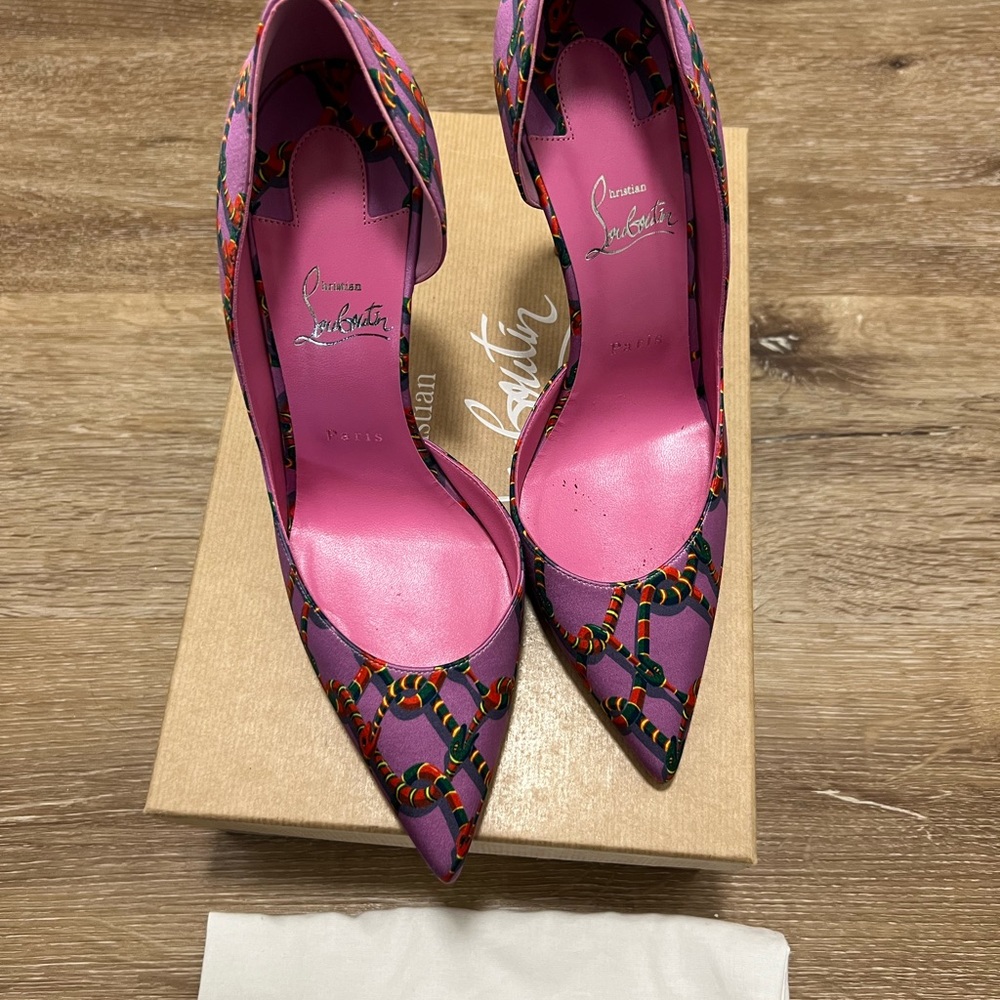 Stylish Purple Patterned Heels - Picture 2 of 8